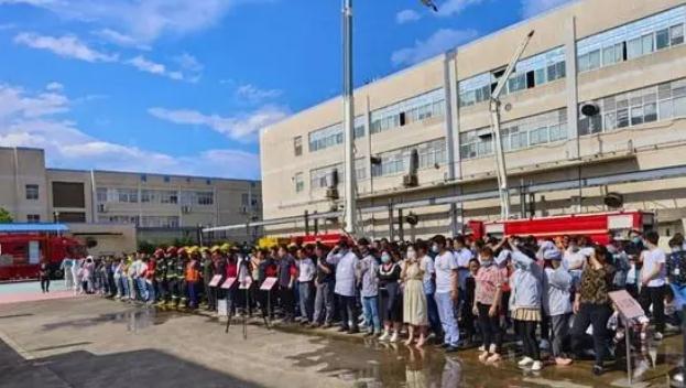 衡陽(yáng)高新區(qū)開(kāi)展大型政企聯(lián)合消防應(yīng)急演練